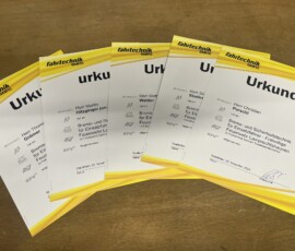 Urkunden für das erfolgreiche Bestehen des Trainings